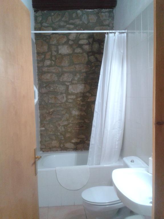 Casa Angrill Hotel Oliana Habitación foto